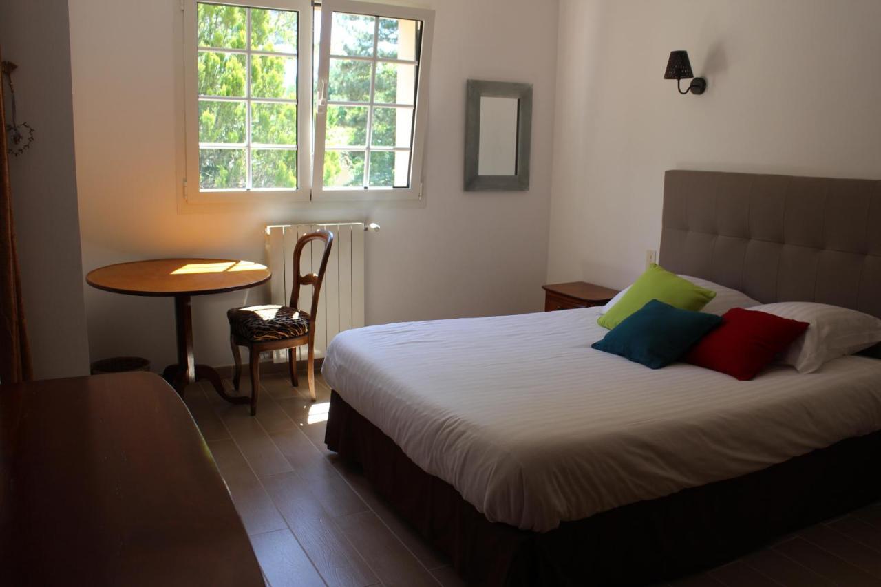 Le Chene Et L'Eau Bed & Breakfast Roquebrune-sur-Argens Exterior foto